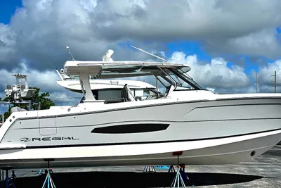 Regal 38 SAV