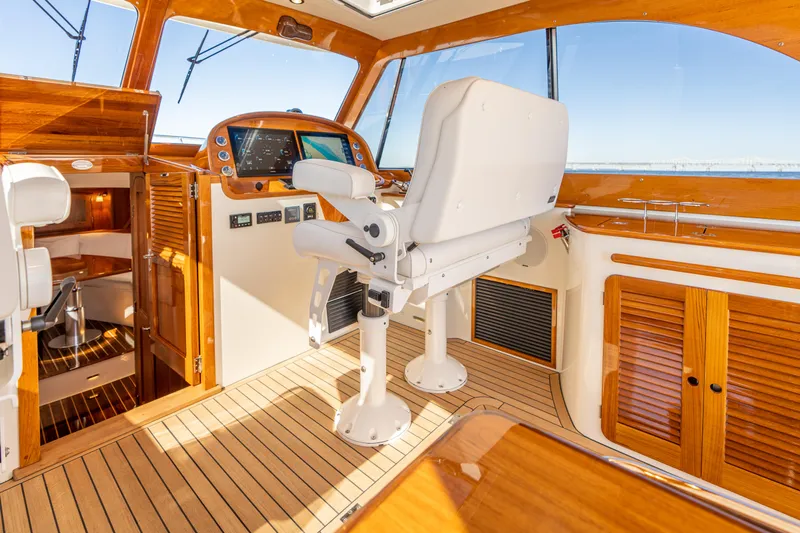 Grateful Miles Yacht Photos Pics 