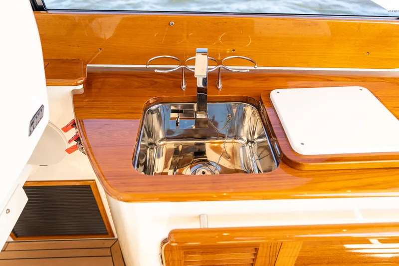 Grateful Miles Yacht Photos Pics 