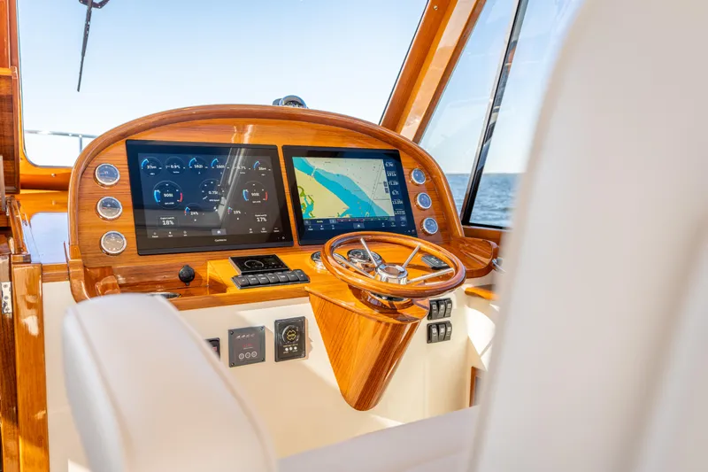 Grateful Miles Yacht Photos Pics 