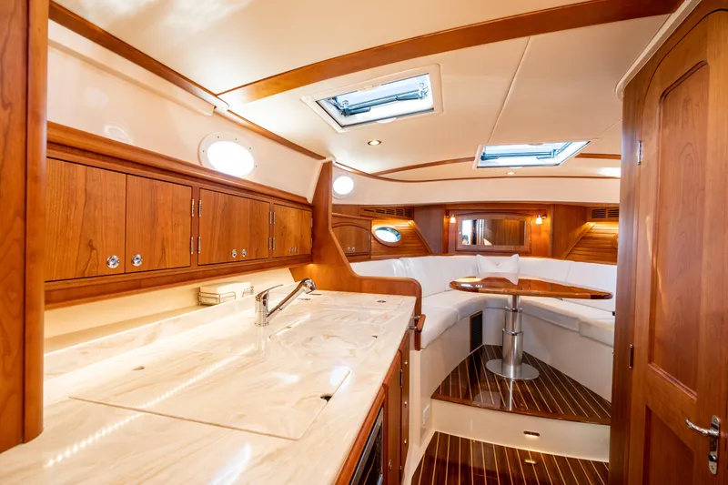 Grateful Miles Yacht Photos Pics 