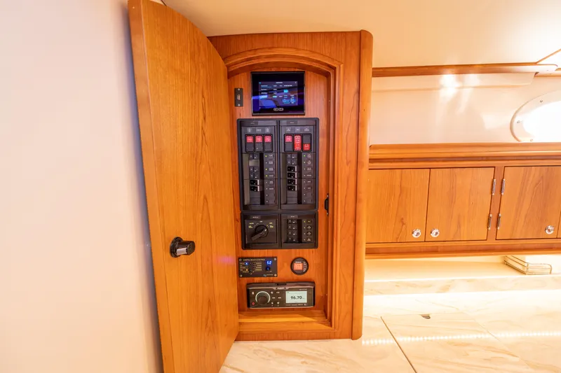 Grateful Miles Yacht Photos Pics 