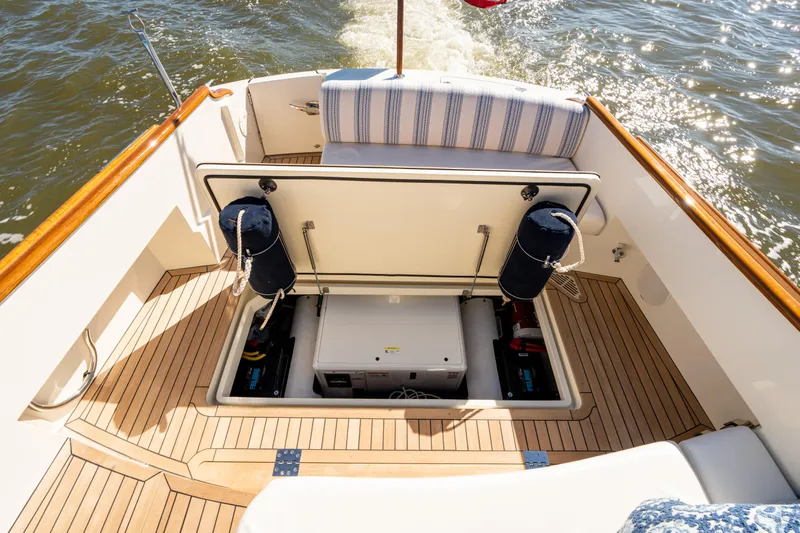 Grateful Miles Yacht Photos Pics 