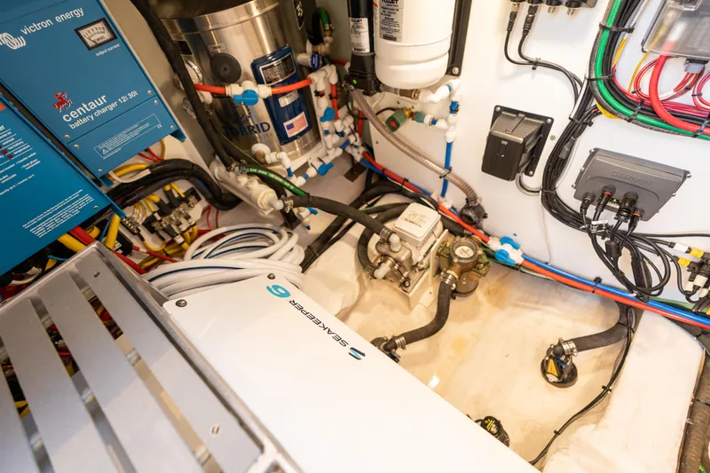 Grateful Miles Yacht Photos Pics 