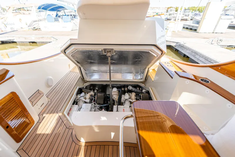 Grateful Miles Yacht Photos Pics 