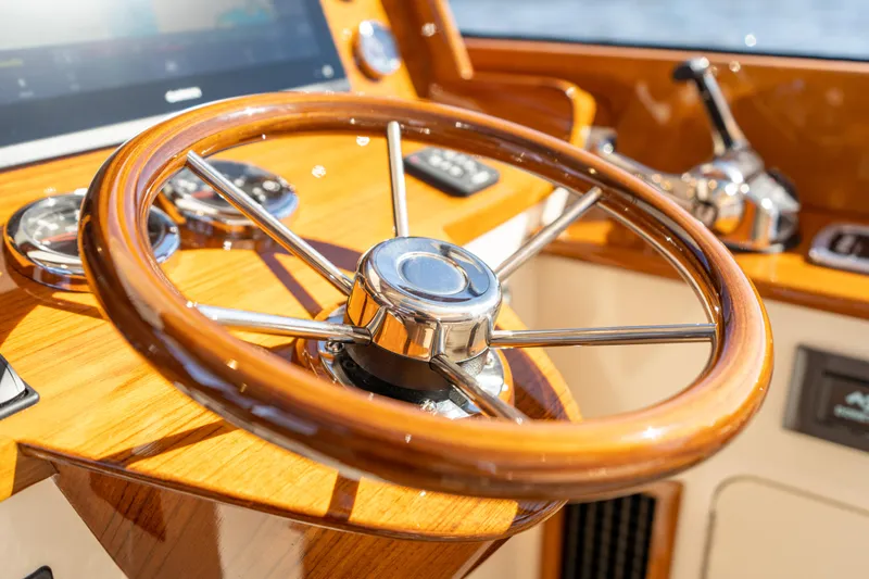 Grateful Miles Yacht Photos Pics 