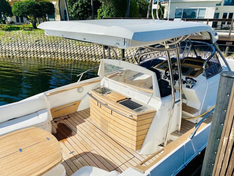 2009 Sessa Marine Key Largo 36