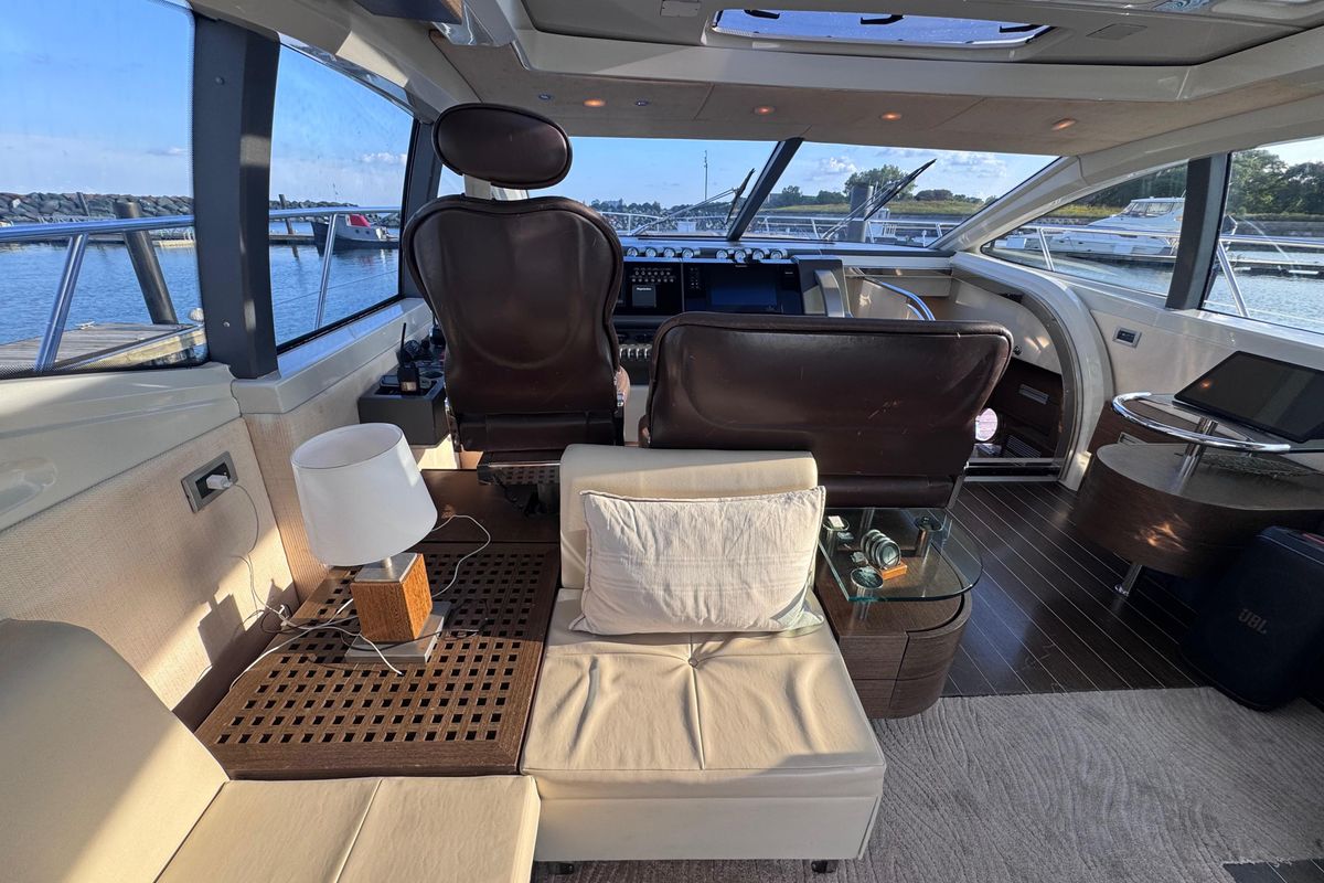 2006 Azimut 68 