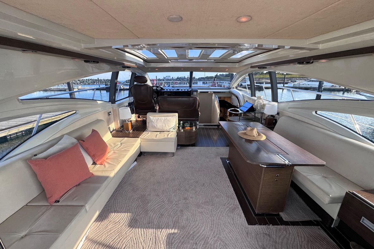 2006 Azimut 68 