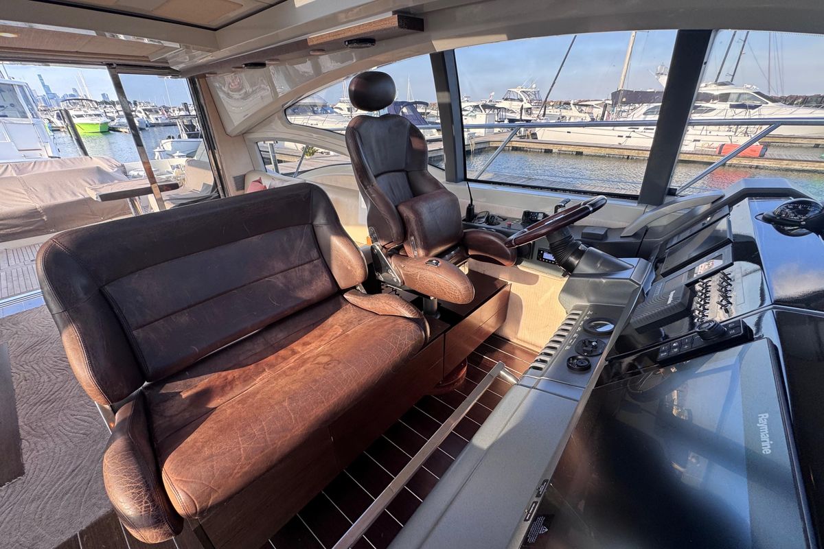 2006 Azimut 68 