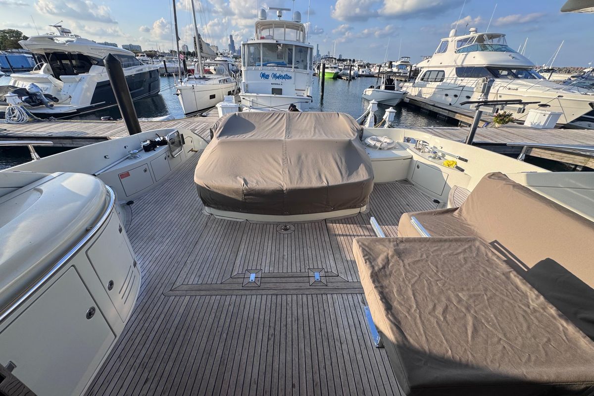 2006 Azimut 68 