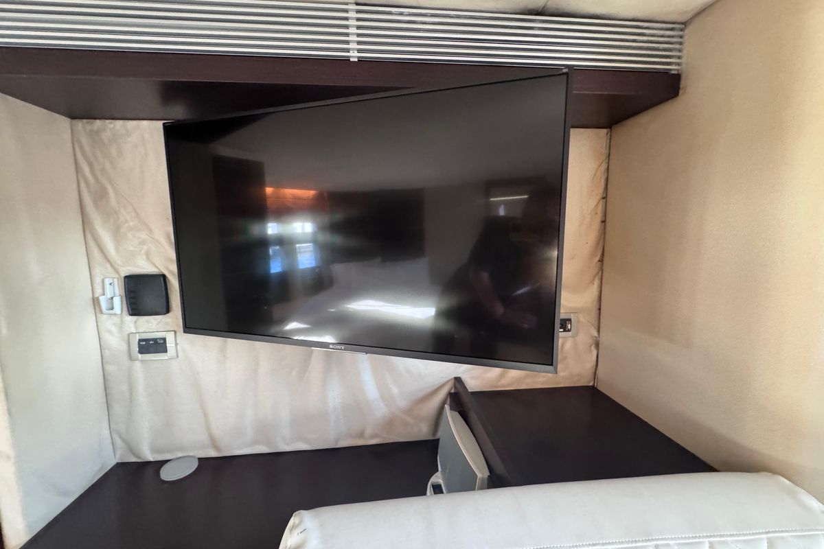 2006 Azimut 68 