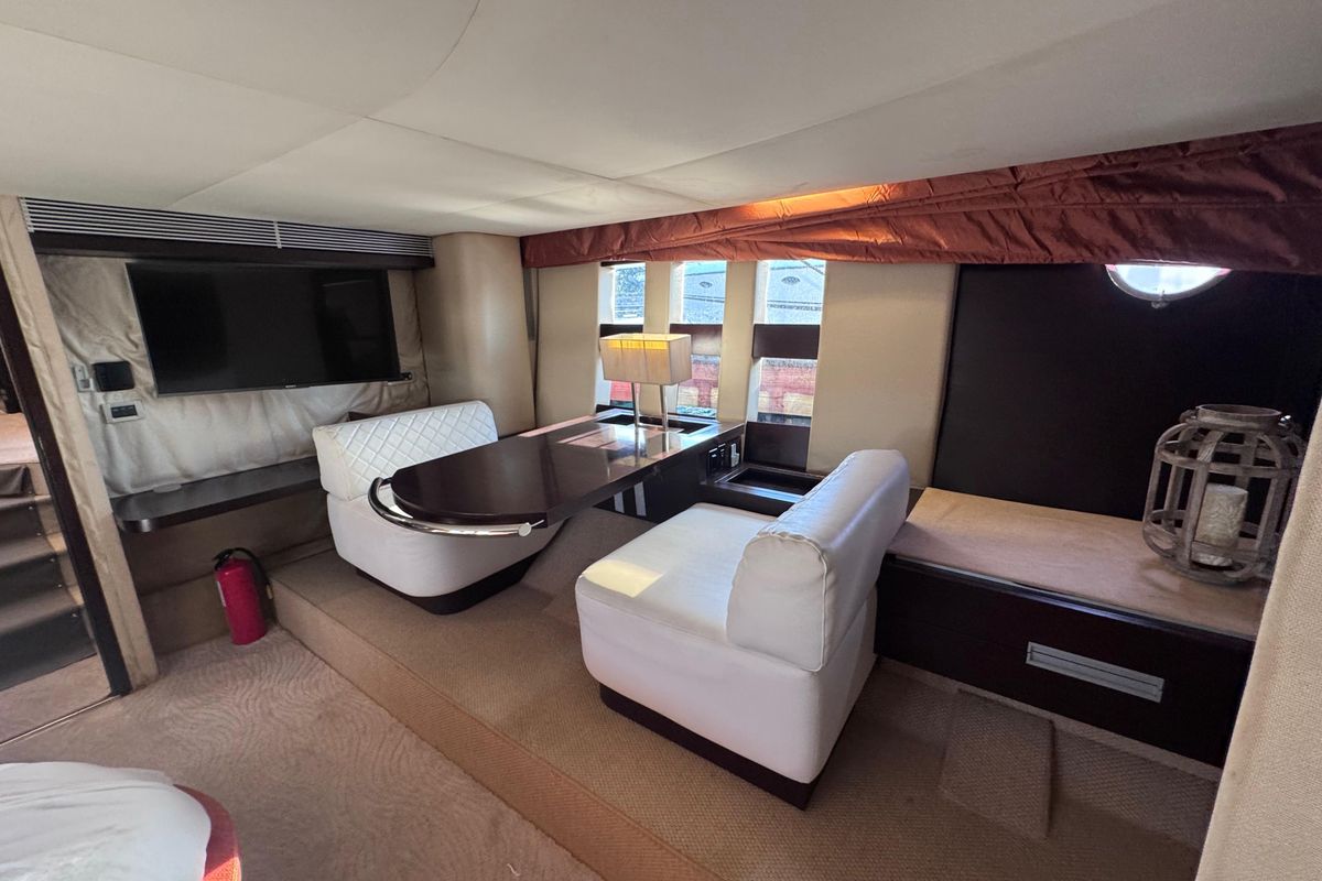 2006 Azimut 68 