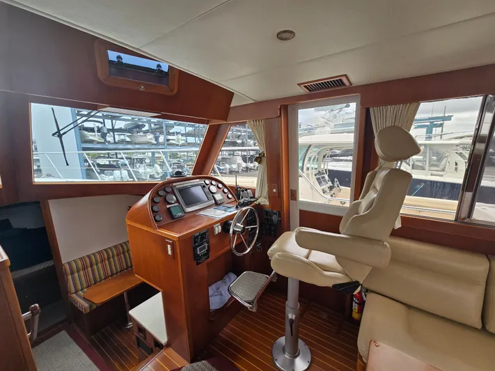  Yacht Photos Pics 2006 ISLAND PILOT 395 CRUISER - Image 23