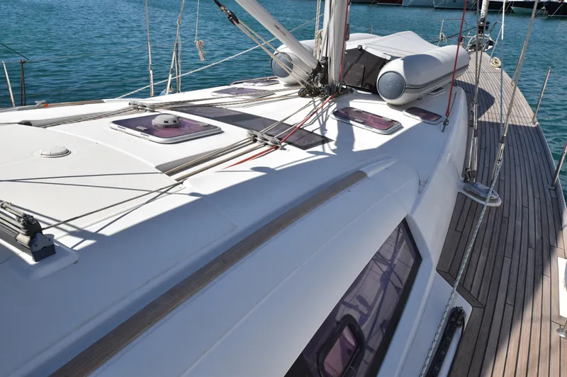 Panope Yacht Photos Pics 2009 Beneteau Oceanis 54 yacht deck with sleek design and modern fittings.