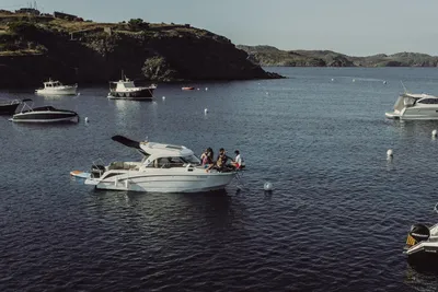 2017 Beneteau Antares 8