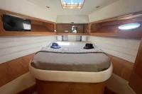 2000 Uniesse 42 Open