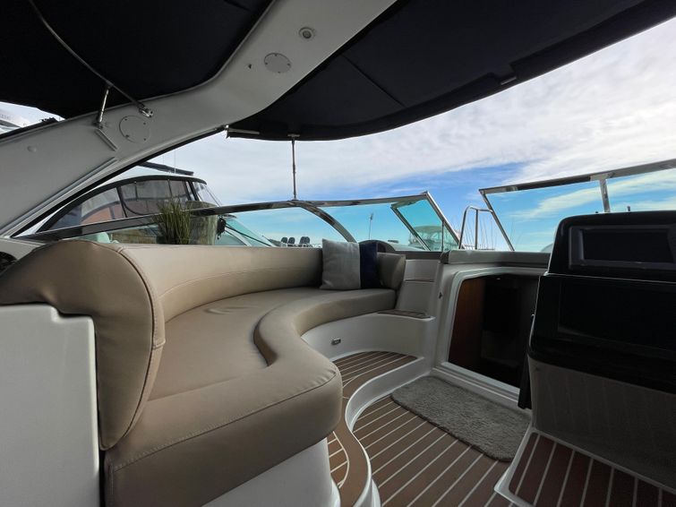 2004-46-9-cruisers-yachts-440-express