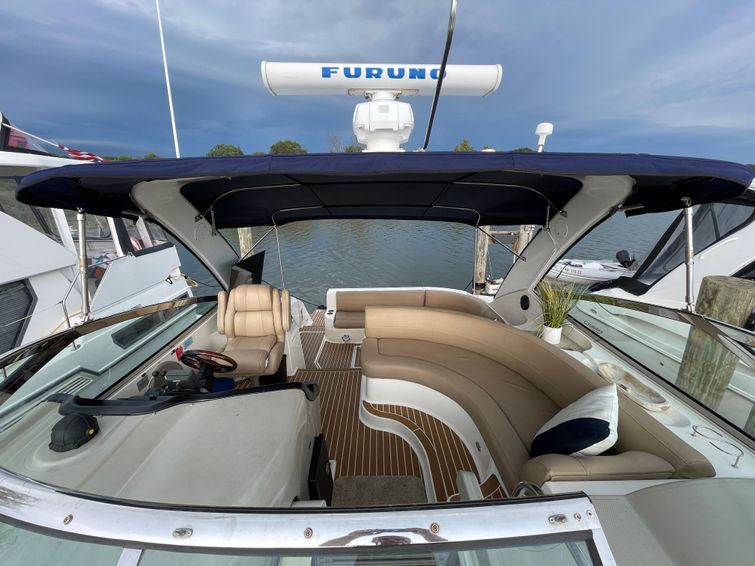 2004-46-9-cruisers-yachts-440-express