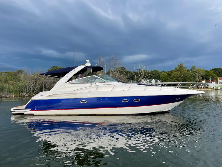2004-46-9-cruisers-yachts-440-express