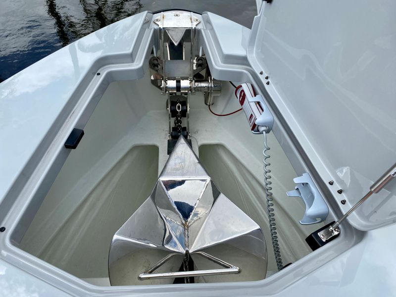 2022 Vanquish Yachts VQ40
