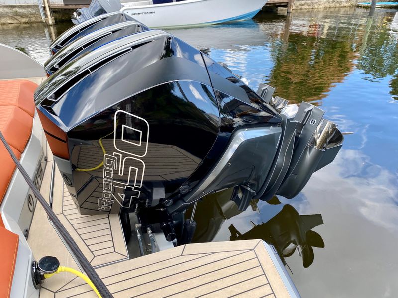2022 Vanquish Yachts VQ40