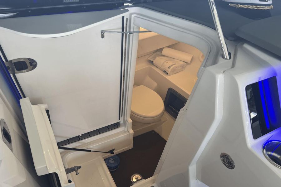 2022 Sea Ray 350 SLX