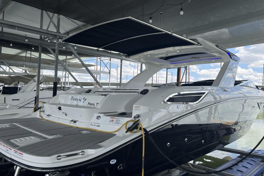 2022 Sea Ray 350 SLX