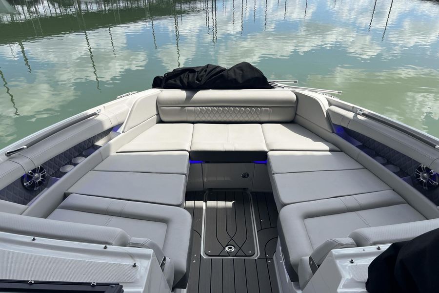 2022 Sea Ray 350 SLX