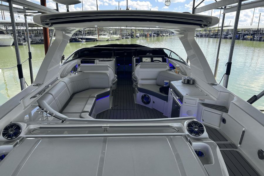 2022 Sea Ray 350 SLX