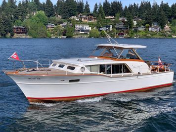 Chris-Craft Constellation