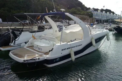 2007 Rio Yachts RIO 850 DAY CRUSIER