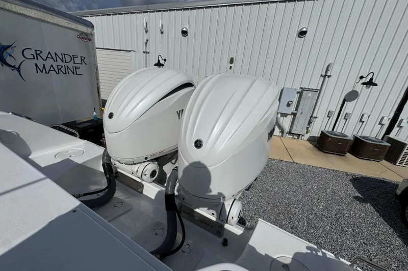  Yacht Photos Pics 2023 Sea Hunt Gamefish 30 Coffin Box with dual Yamaha outboard engines.