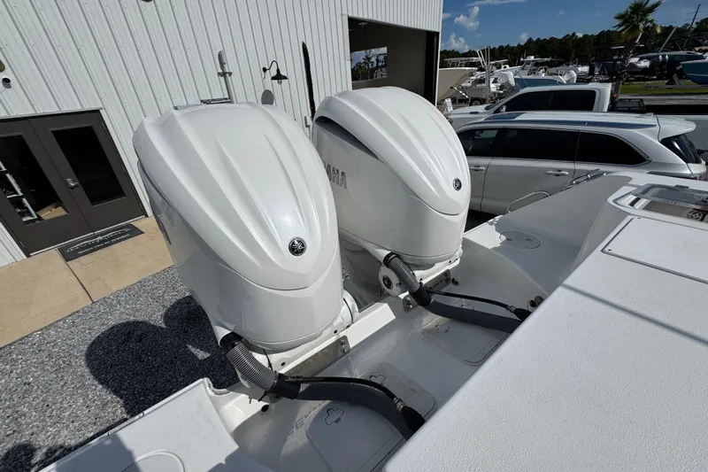  Yacht Photos Pics 2023 Sea Hunt Gamefish 30 Coffin Box with dual Yamaha outboard engines.