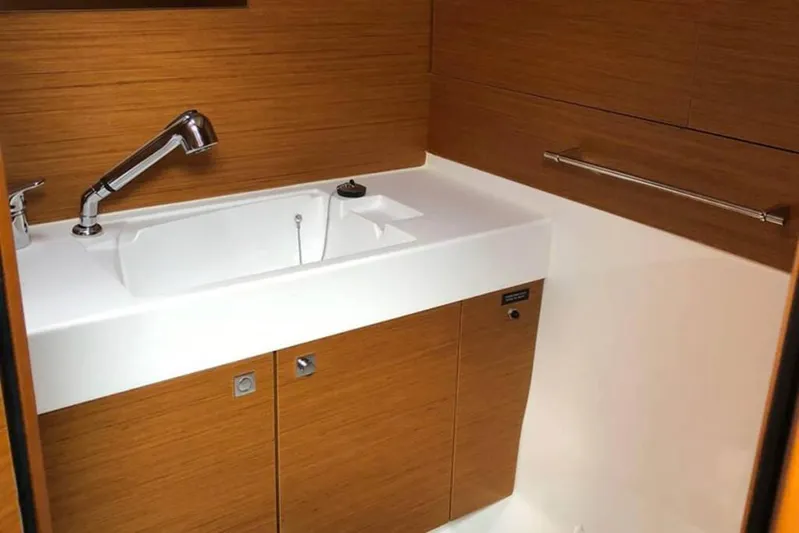 Albinez Yacht Photos Pics Modern bathroom sink in 2018 Jeanneau Sun Odyssey 479 yacht.