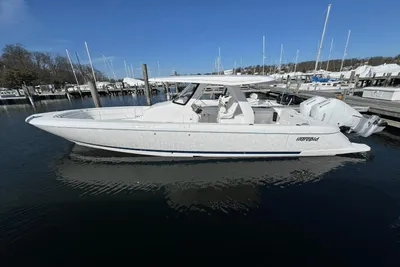 Intrepid 345 Nomad SE