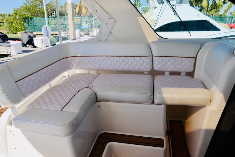 Suenos Yacht Photos Pics Tiara Sovran 3600 2005