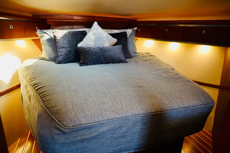 Suenos Yacht Photos Pics Tiara Sovran 3600 2005