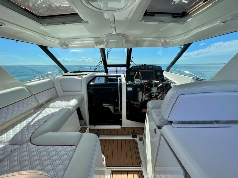 2005 Tiara Yachts 3600 Sovran