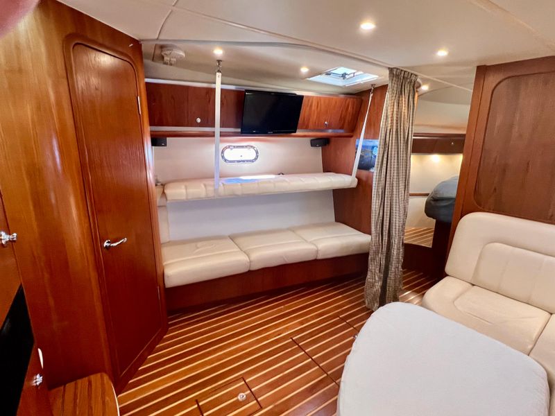 2005 Tiara Yachts 3600 Sovran