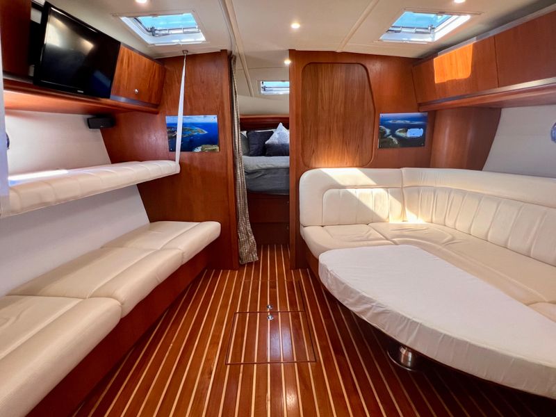 2005 Tiara Yachts 3600 Sovran