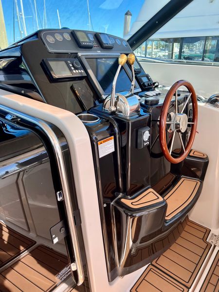 2005 Tiara Yachts 3600 Sovran