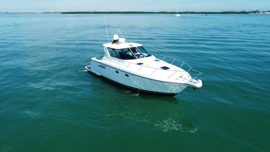 2005 Tiara Yachts 3600 Sovran