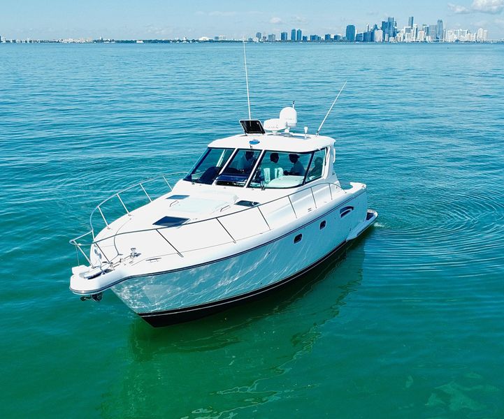 2005 Tiara Yachts 3600 Sovran