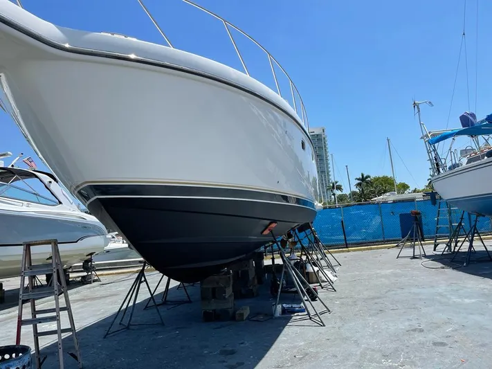 Suenos Yacht Photos Pics 2005 Tiara Yachts 3600 Sovran on dry dock for maintenance.