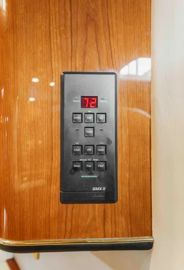  Yacht Photos Pics Control panel on 1998 Sea Ray Sundancer 400 yacht, displaying temperature setting.