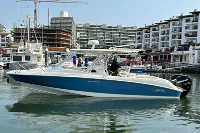 Boston Whaler 320 Outrage Cuddy Cabin