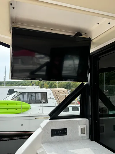 No Regrets Yacht Photos Pics 