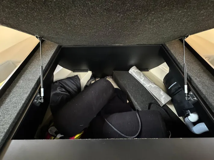 No Regrets Yacht Photos Pics 