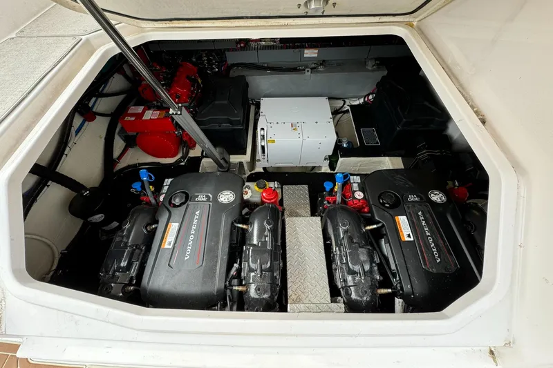 No Regrets Yacht Photos Pics 